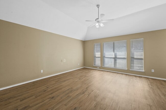 Building Photo - 9229 Chesapeake Ln