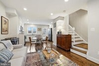 Building Photo - 19 Clifford Ave