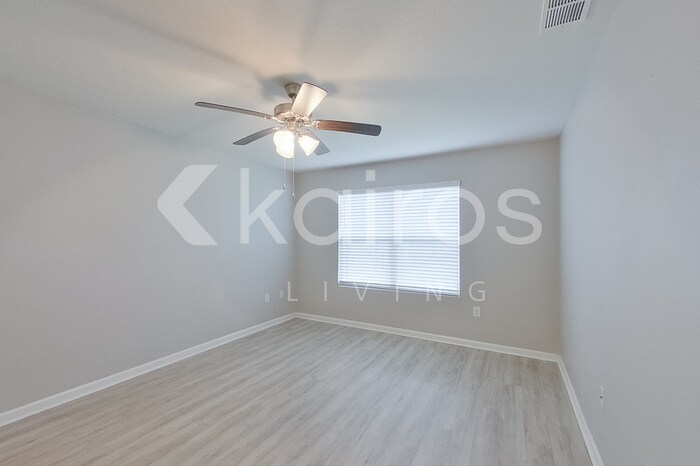 Building Photo - 112 Swallowtail Ln
