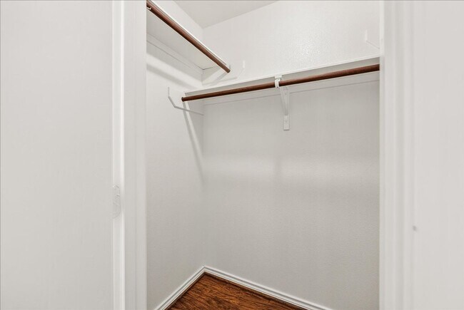 Building Photo - 3810 Los Arroyos Dr