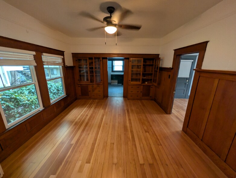 Building Photo - 208 W Sacramento Ave