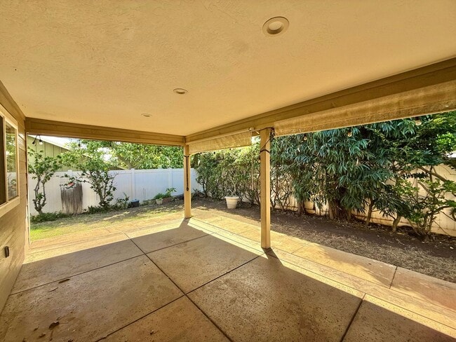 Building Photo - 3 Bedroom / 2 Bathroom Home in Waikapu Gardens!