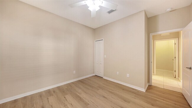 Building Photo - 2/2 plus den Villa in Fairfield with a 2 car garage