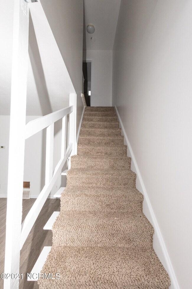 Building Photo - 318 Richlands Ave