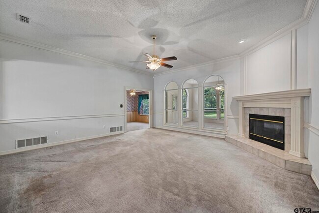 Building Photo - 11933 White Deer Trail