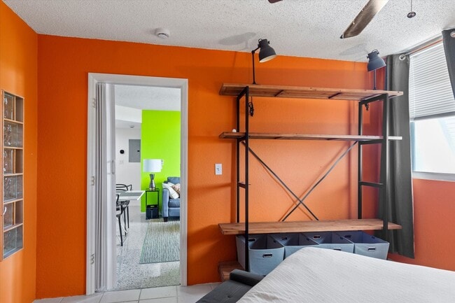 Building Photo - 3635 Seaside Dr