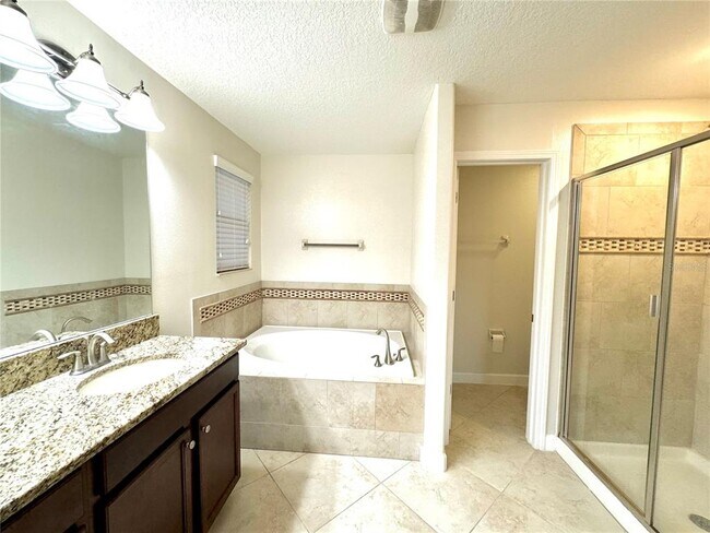 Building Photo - 11523 Peru Springs Pl