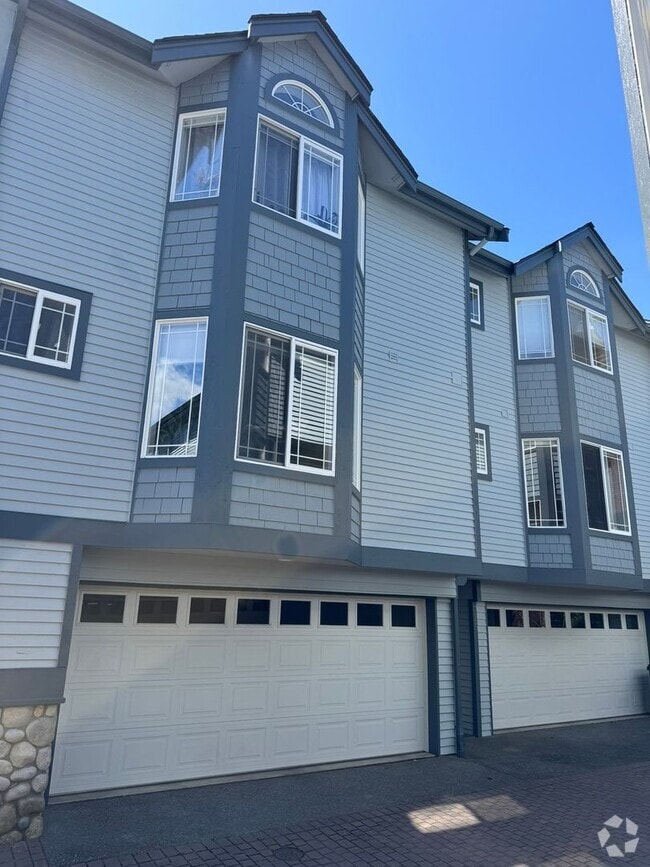 Building Photo - 3Bd/3Ba Seattle Townhouse