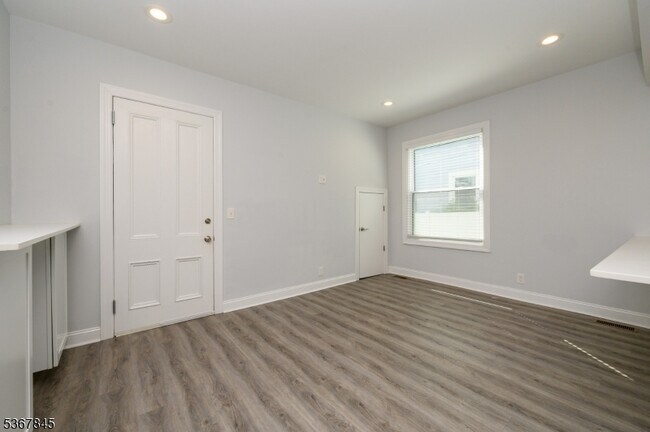 Building Photo - 32 Woodland Ave