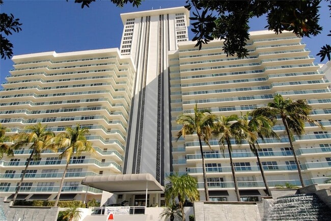 Building Photo - 3900 Galt Ocean Dr