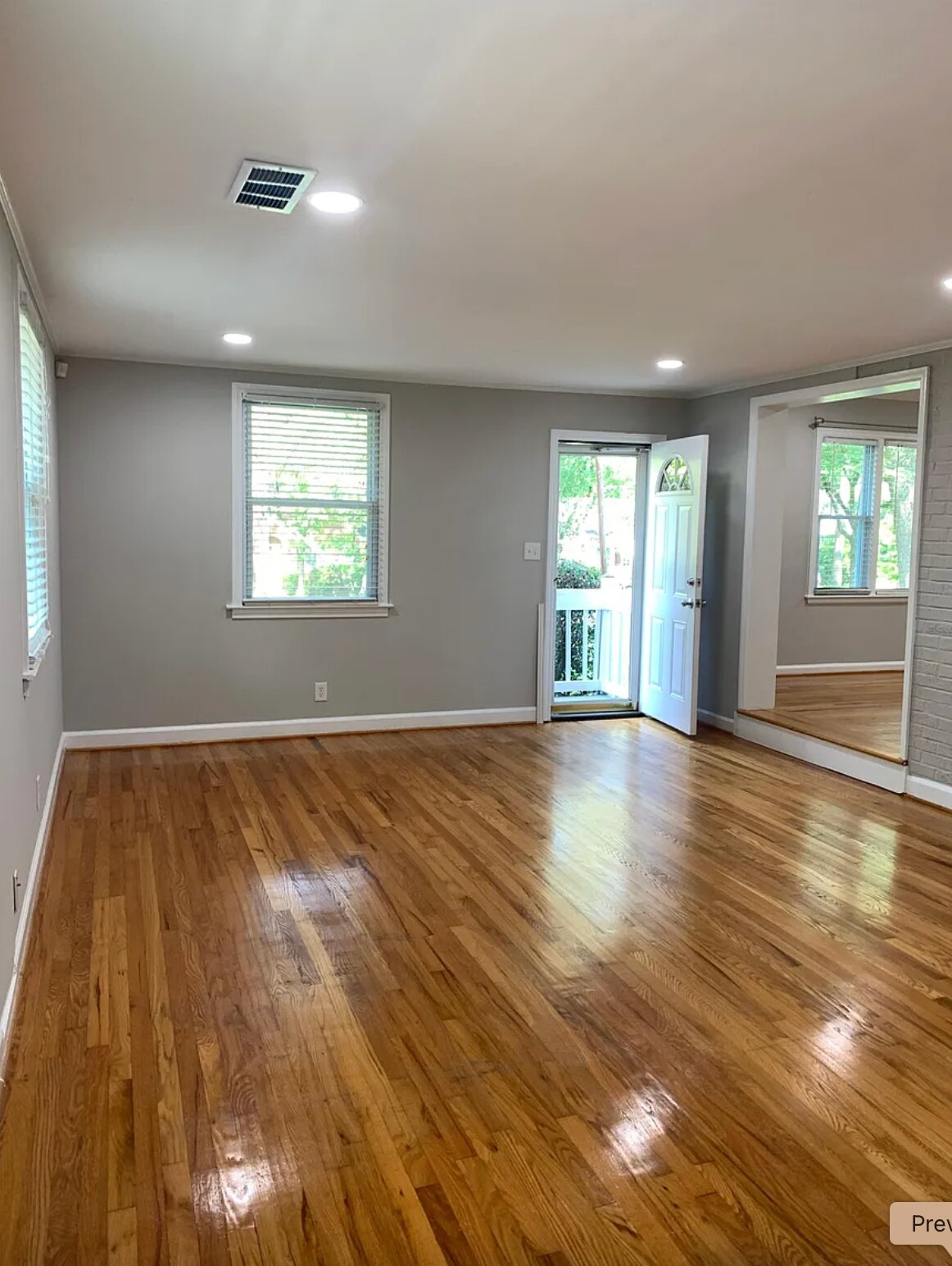 Building Photo - 864 Shadowridge Dr SE