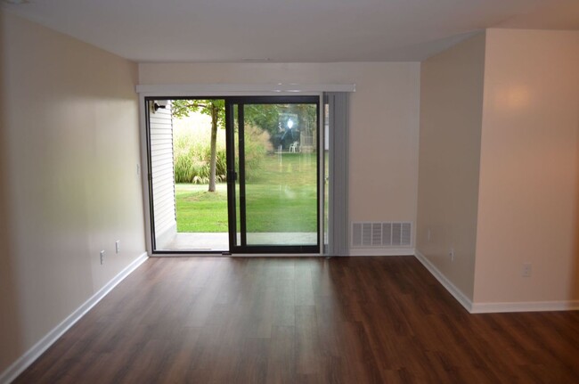 Building Photo - 42765 Lilley Pointe Dr