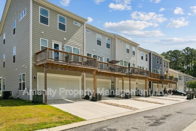 Building Photo - 121 Daybeacon St