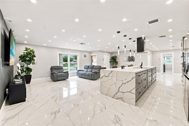 Building Photo - 821 Ramblewood Dr