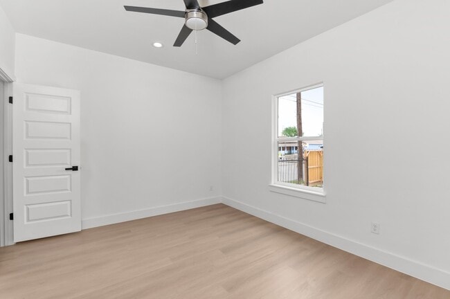 Building Photo - 2316 McKee St