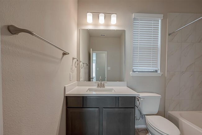 Building Photo - 32005 Towering Birch Trl