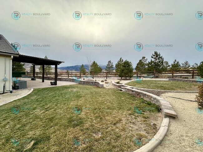 Building Photo - Spacious 4-Bedroom Gem in Somersett with S...