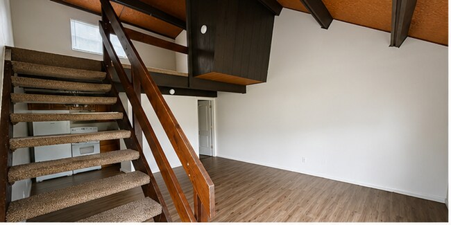 Building Photo - Welcome to the Lofts at Greenvalley!