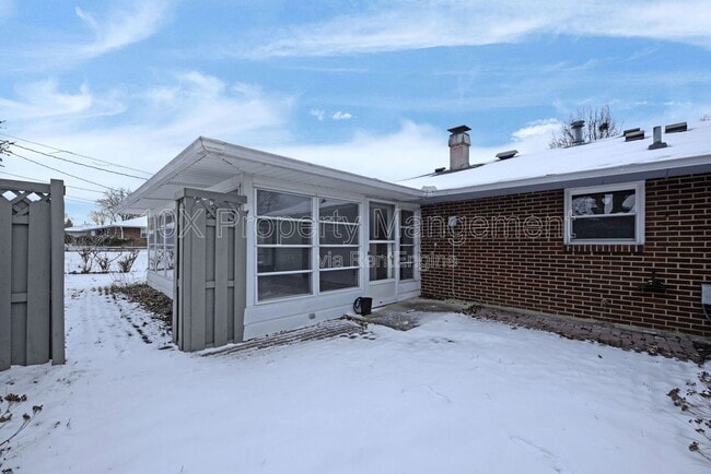 Building Photo - 1638 Parkinson Dr