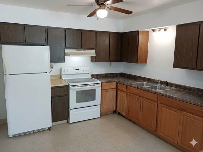 Building Photo - Coming Soon: Spacious 2BR Apartment | Heat Included | Kenosha