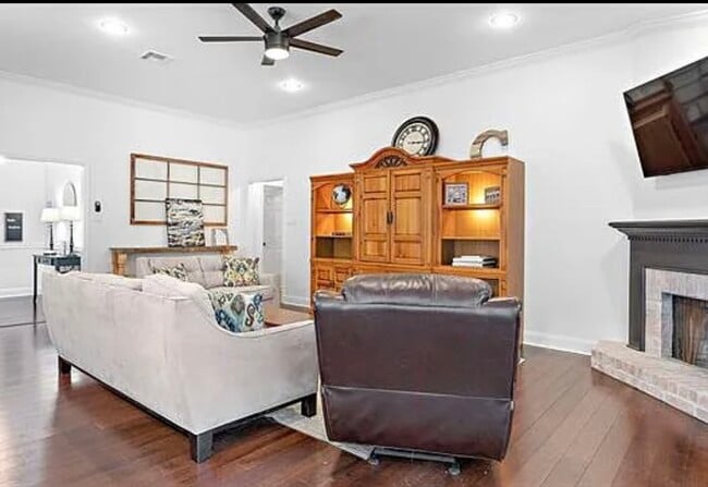 Primary Photo - 2159 Rue Pickney