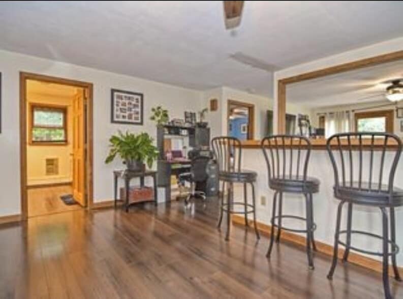 Building Photo - 393 Kelley Blvd