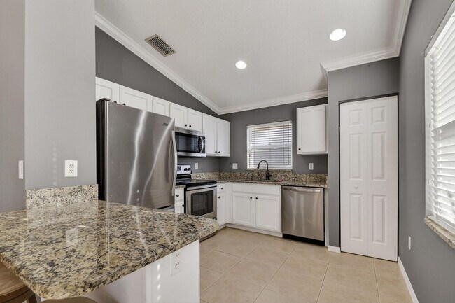 Building Photo - 475 SW Talquin Ln