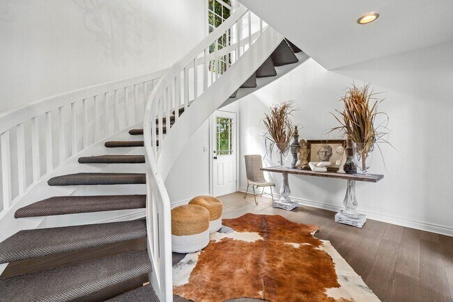 Primary Photo - 11823 Pebblewood Dr