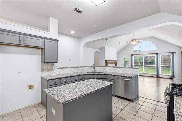Building Photo - 6803 Woodcrest Ln
