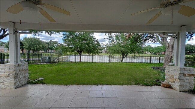 Building Photo - 16522 Pinon Vista Dr