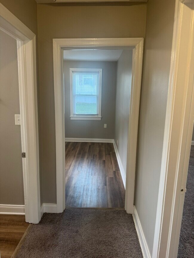 Building Photo - 2833 Colonial Cir
