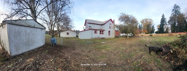 Building Photo - 1609 NE Waterfront St