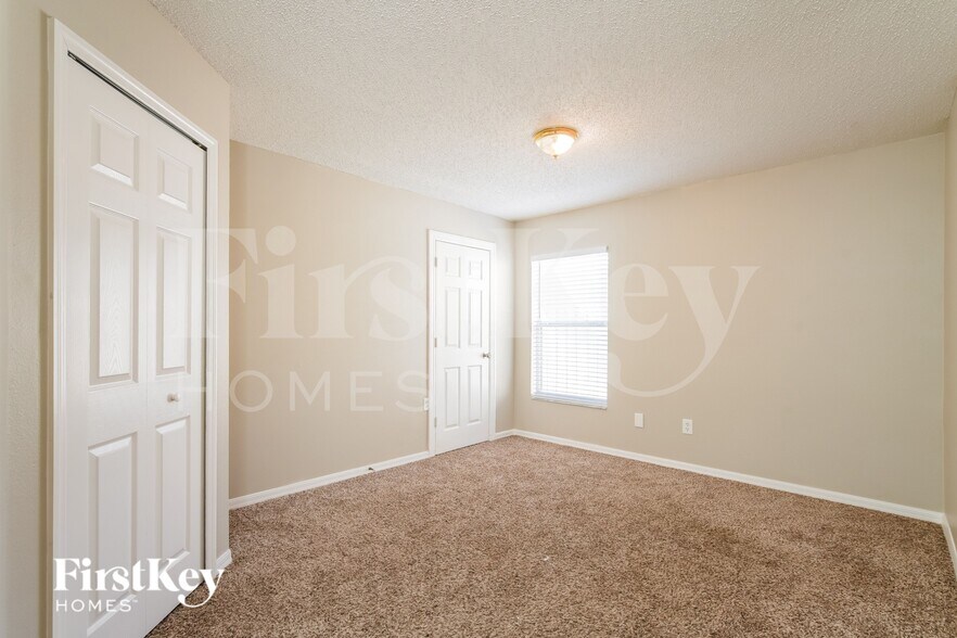 Building Photo - 649 Rosaro Ct