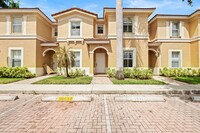 Building Photo - Stunning 3bed 3bathroom Townhouse located ...