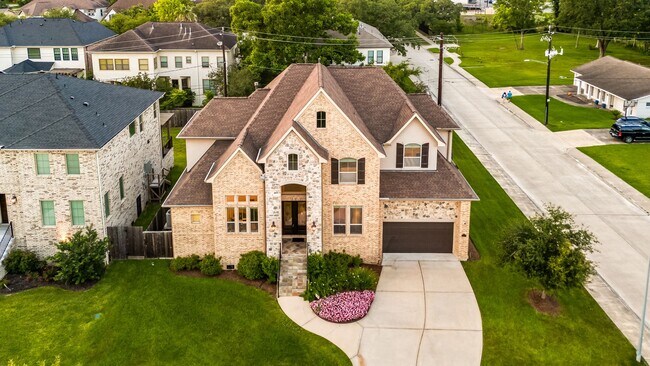 Building Photo - 4302 Meyerwood Dr