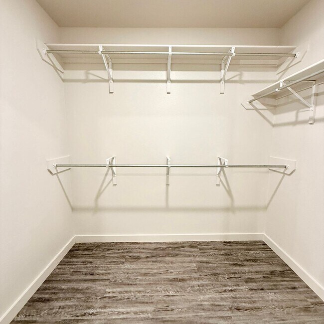 Building Photo - 1/2 Off First Months Rent! - 3 Bedroom 2 Bath Home Available Now In Elm Meadows!