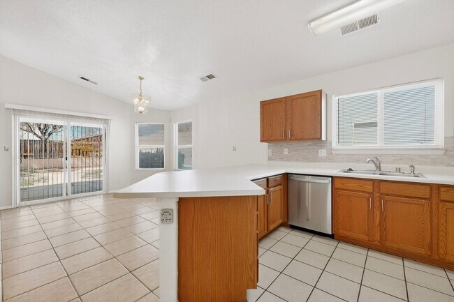 Building Photo - Charming 3-Bedroom Home in Northern Meadows – Spacious & Move-In Ready