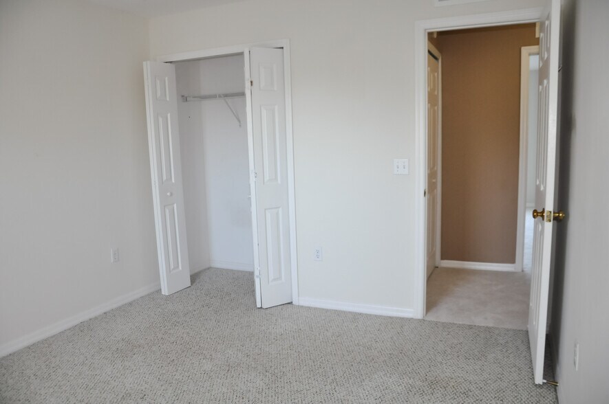 Building Photo - 5855 Orangewood Ln