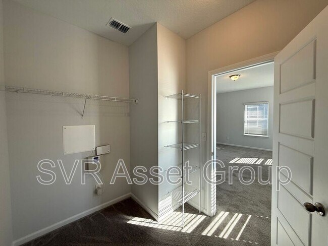 Building Photo - 2970 College St