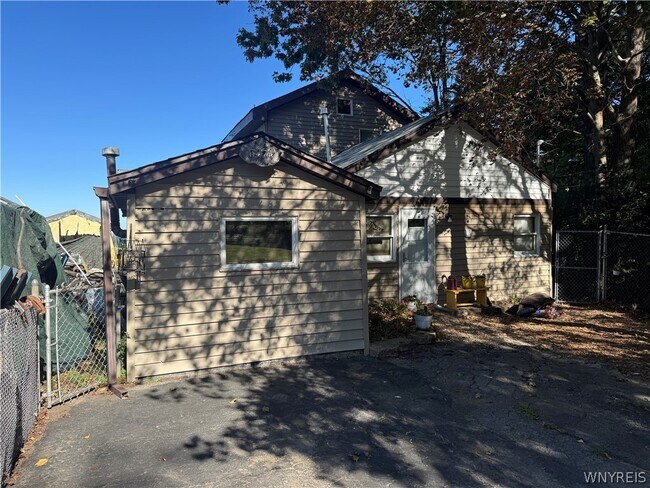 Building Photo - 6474 Hamilton Dr