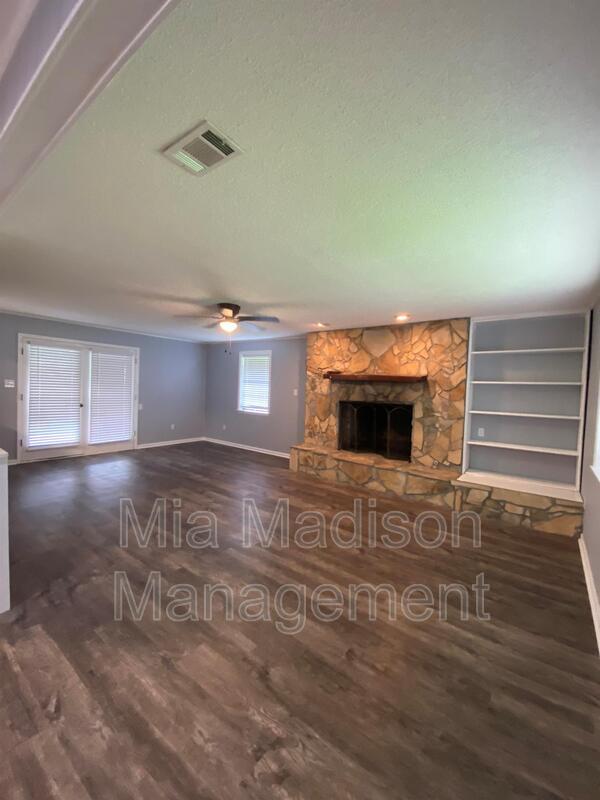 Building Photo - 7 Treadway St