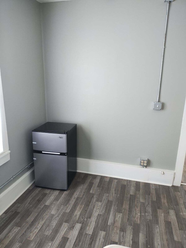 Building Photo - 215 Civic St