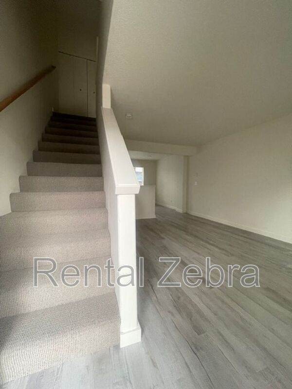 Building Photo - 6702 SE 80th Ave