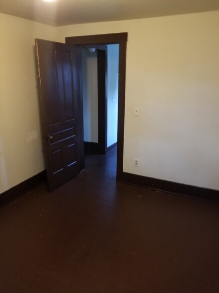 Building Photo - 127 Cherry St