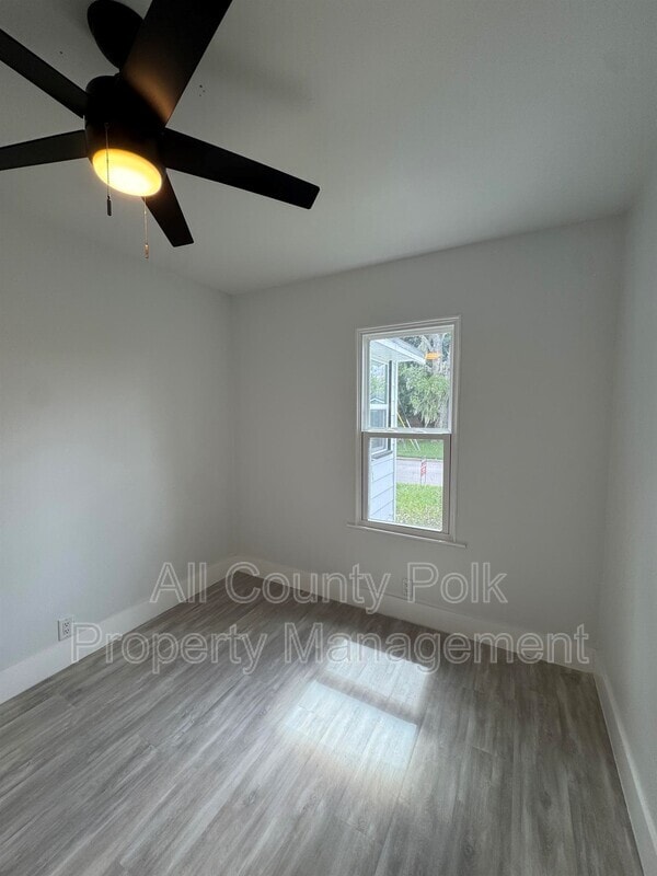 Building Photo - 1441 Dann St