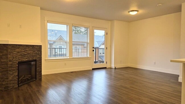 Building Photo - Beautiful Home in Champion Village, Sandy, OR!