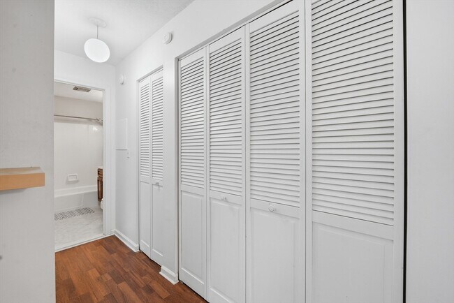 Building Photo - 72 Barrett St