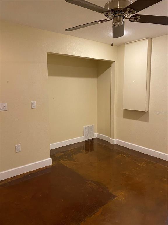 Building Photo - 2133 Bougainvillea St