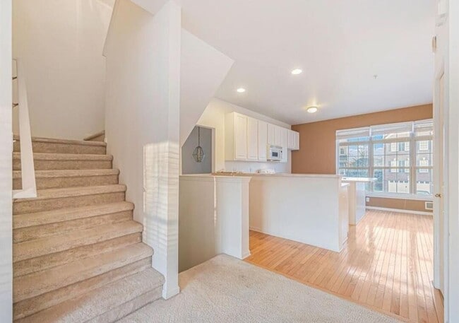 Building Photo - 526 Cherry Orchard Rd