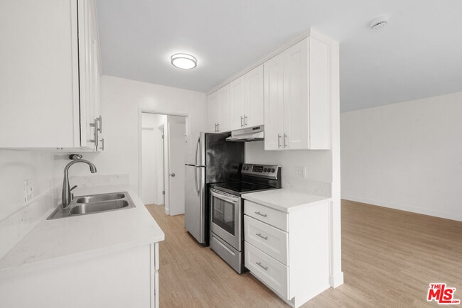 Building Photo - 1433 Brockton Ave